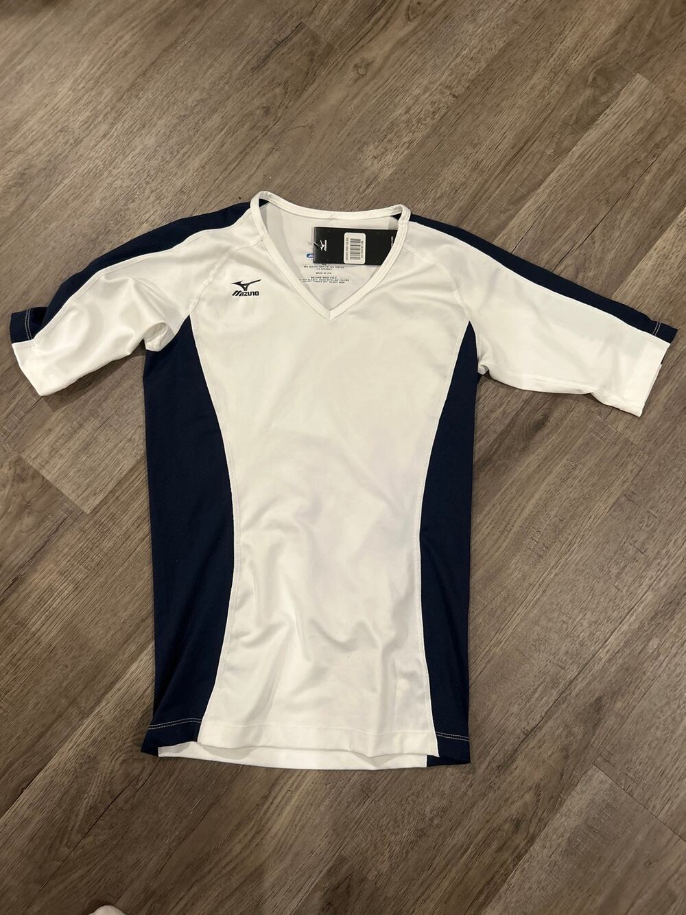 NWT Mizuno Volleyball Lightweight Performance Top size XS Navy and White